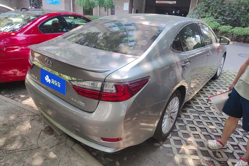 Lexus ES, 2017 3