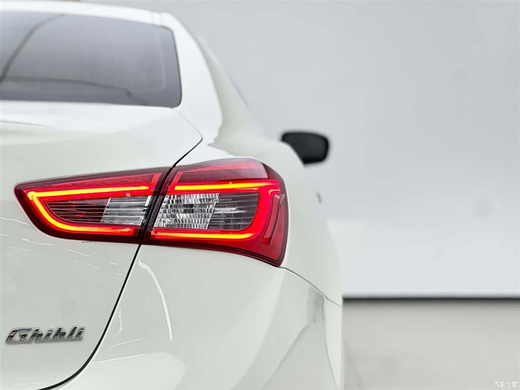 Maserati Ghibli, 2018 16