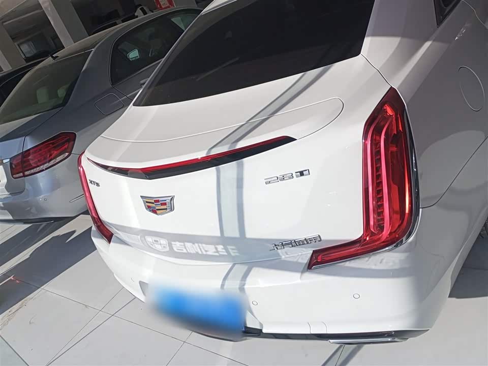 Cadillac XTS