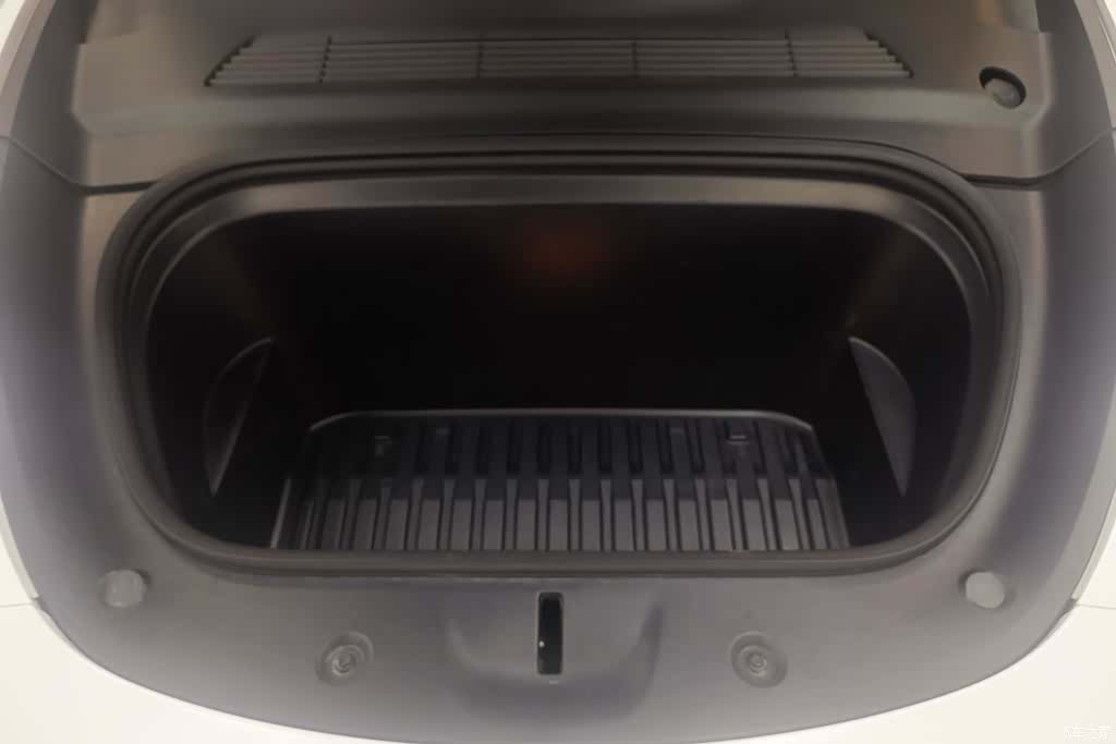 Tesla Model Y, 2022 10