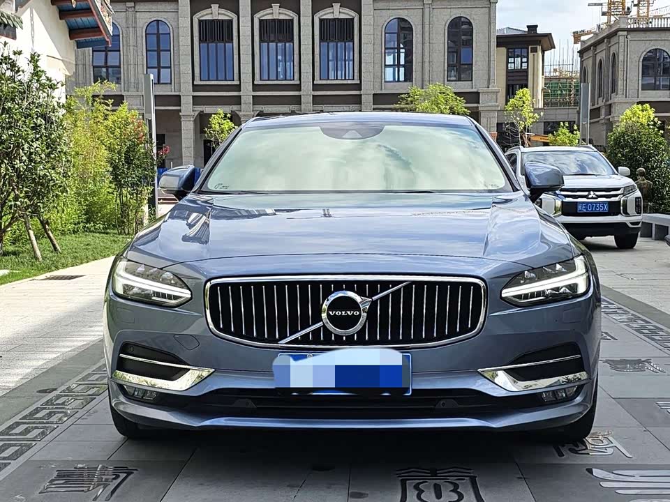 Volvo S90