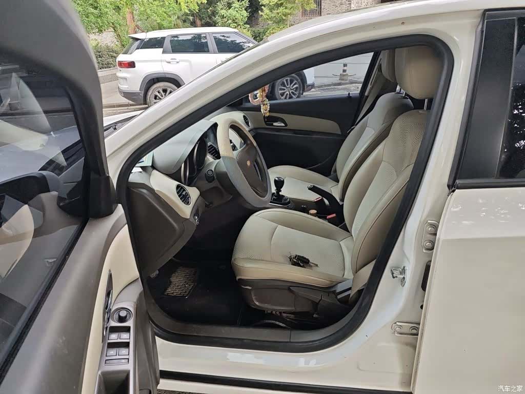 Chevrolet SE, 2015 16
