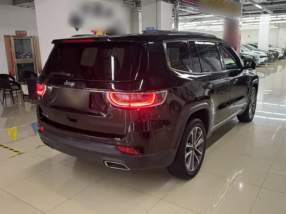 Jeep Grand Commander