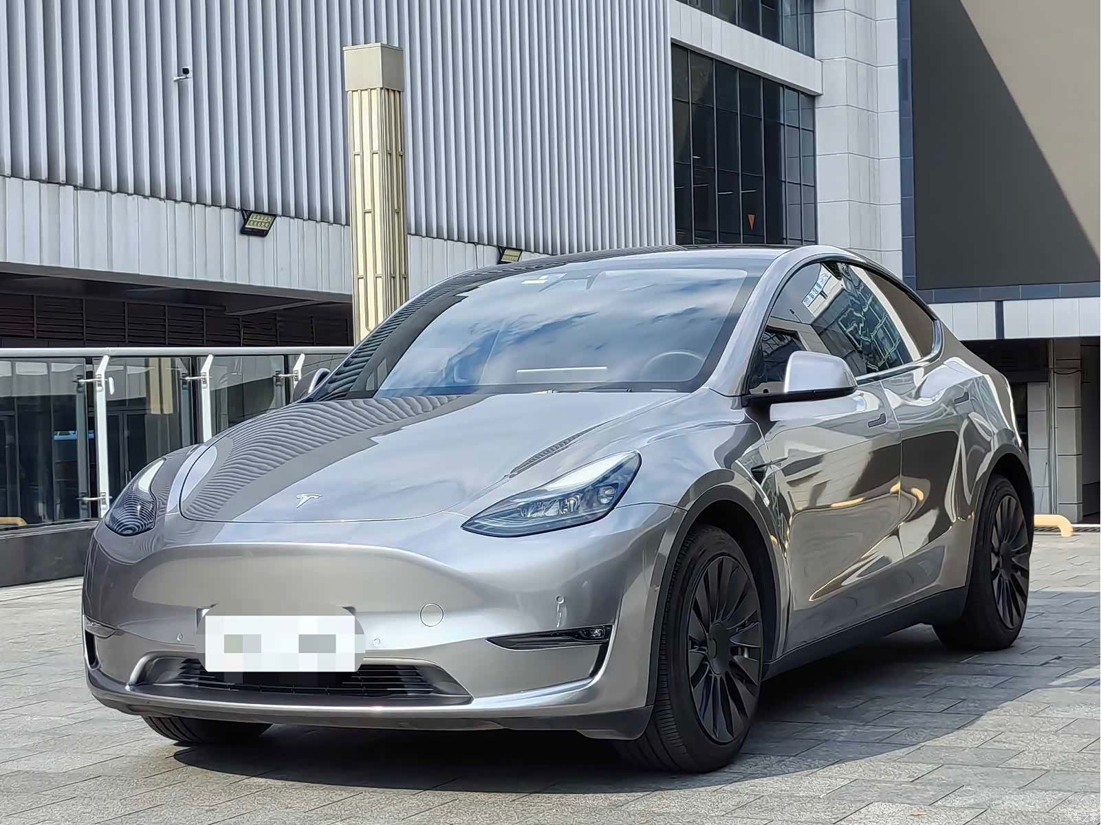 Tesla Model Y, 2021 1