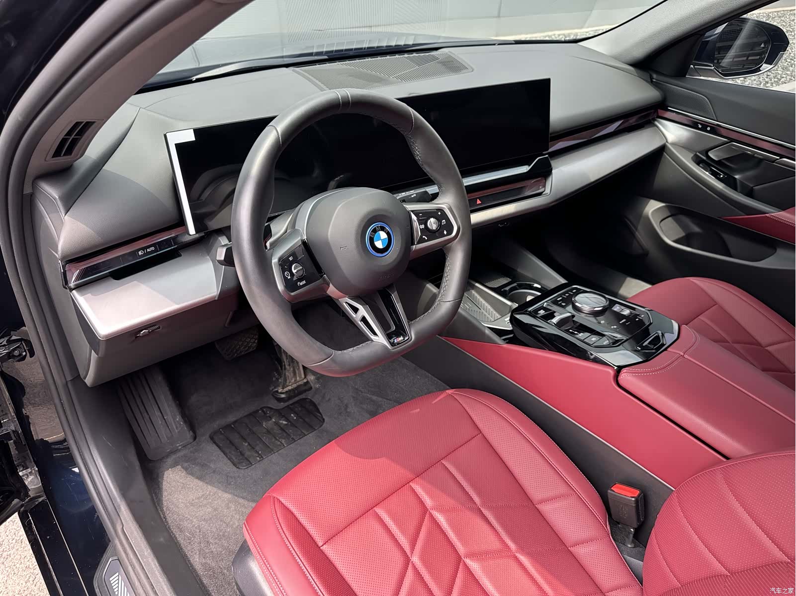 BMW i5, 2025 9