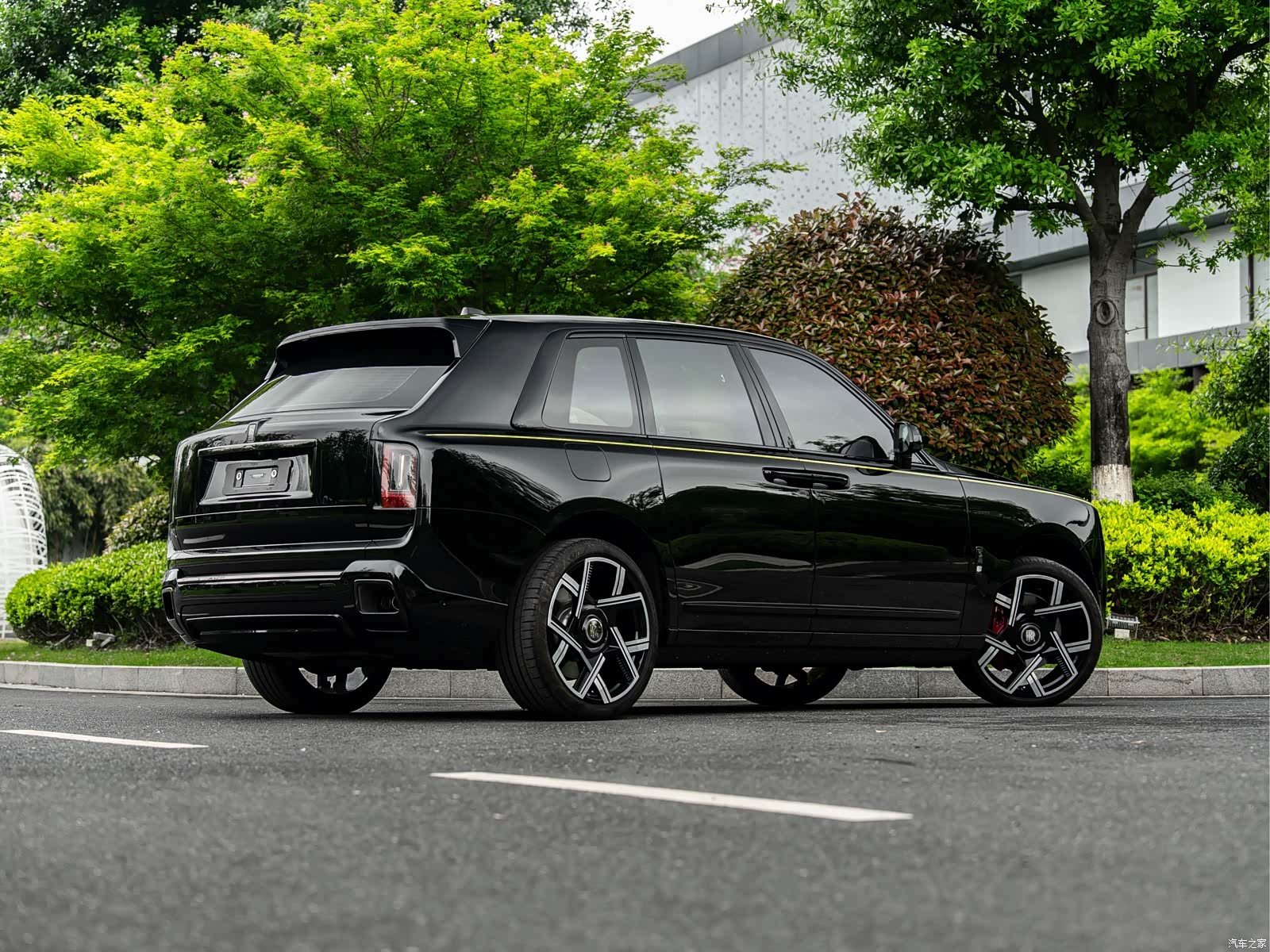 Rolls-Royce Cullinan, 2025 22