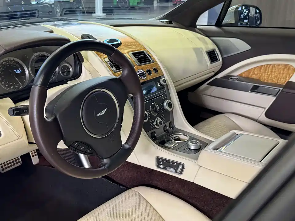Aston Martin Rapide