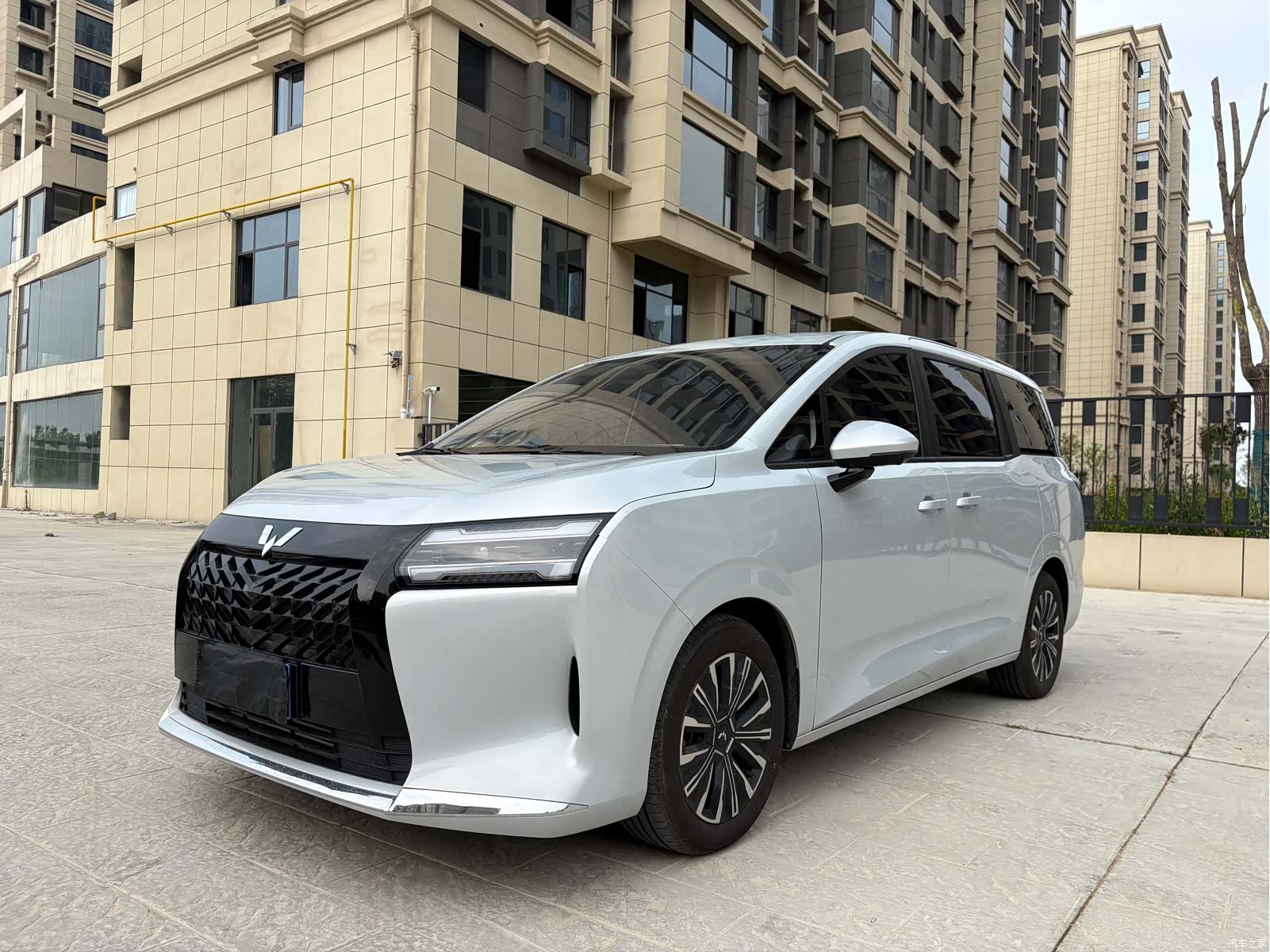 Wuling 730