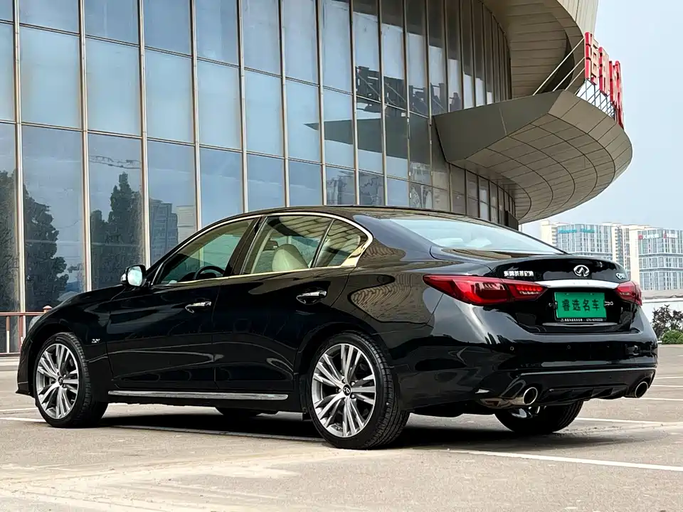 Infiniti Q50L