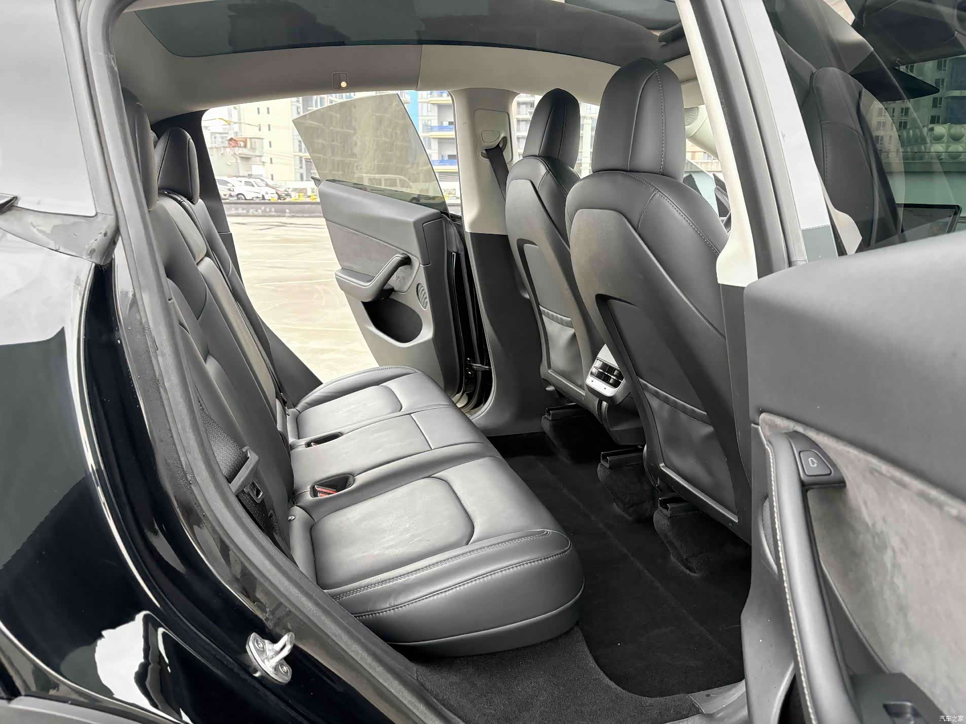 Tesla Model Y, 2022 9
