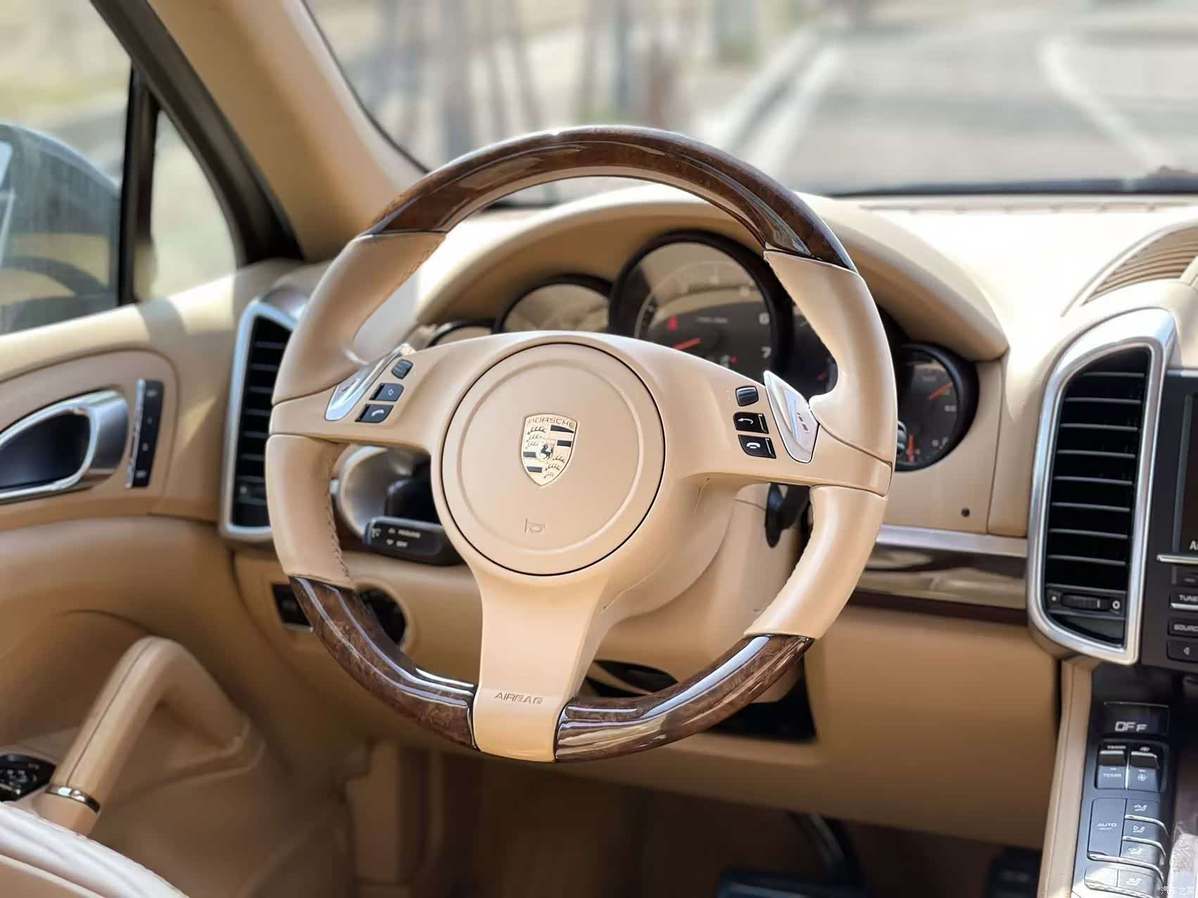 Porsche Cayenne, 2012 11