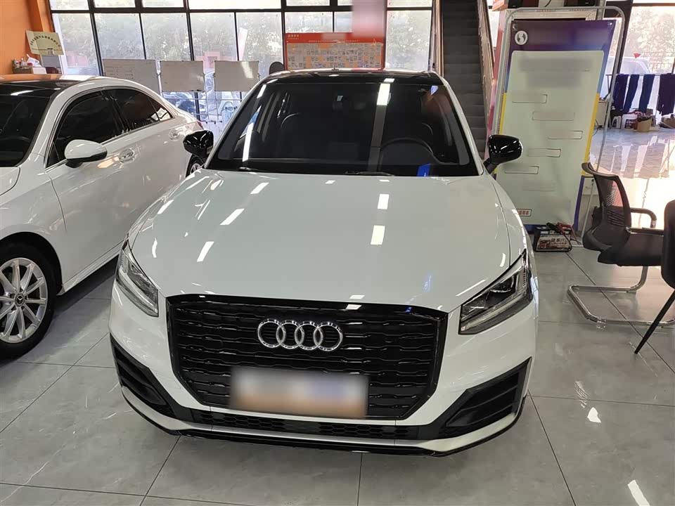 Audi Q2L