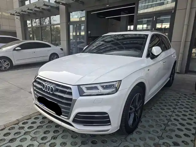 Audi Q5L 2020 — купить из Китая под заказ