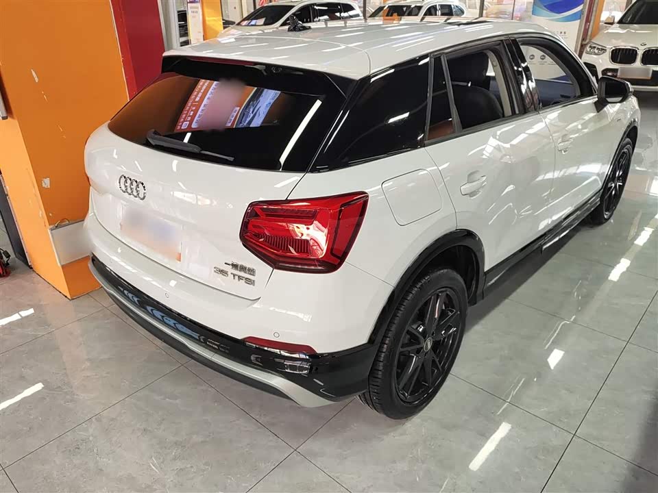 Audi Q2L