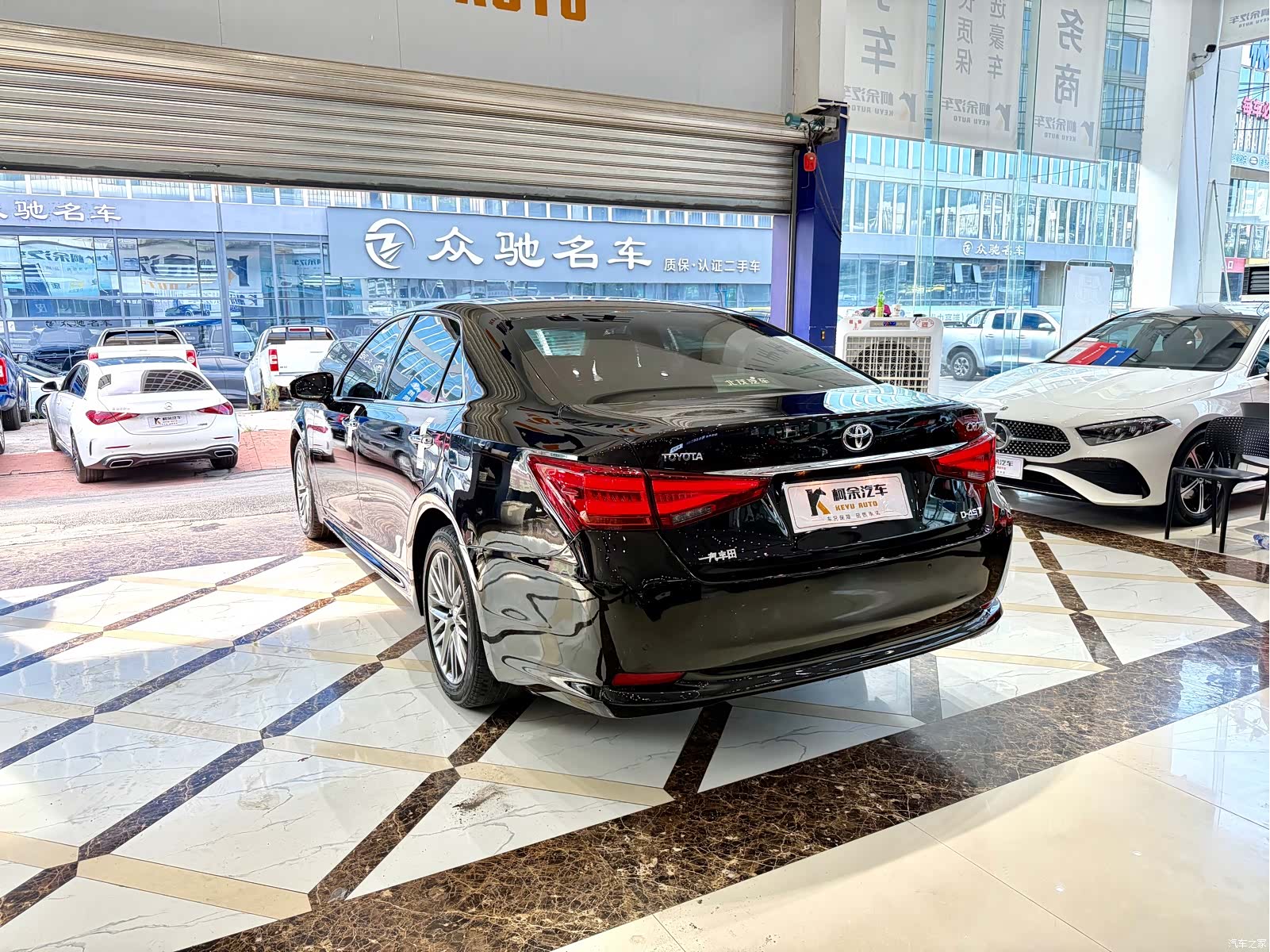 Toyota Crown, 2017 13