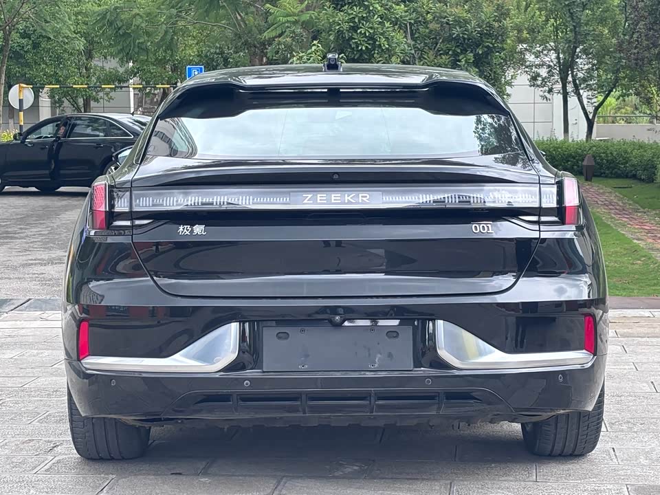 Zeekr 001