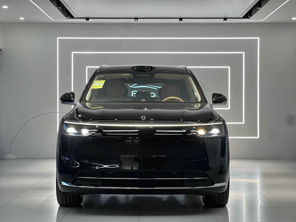 AITO Ask the world M8