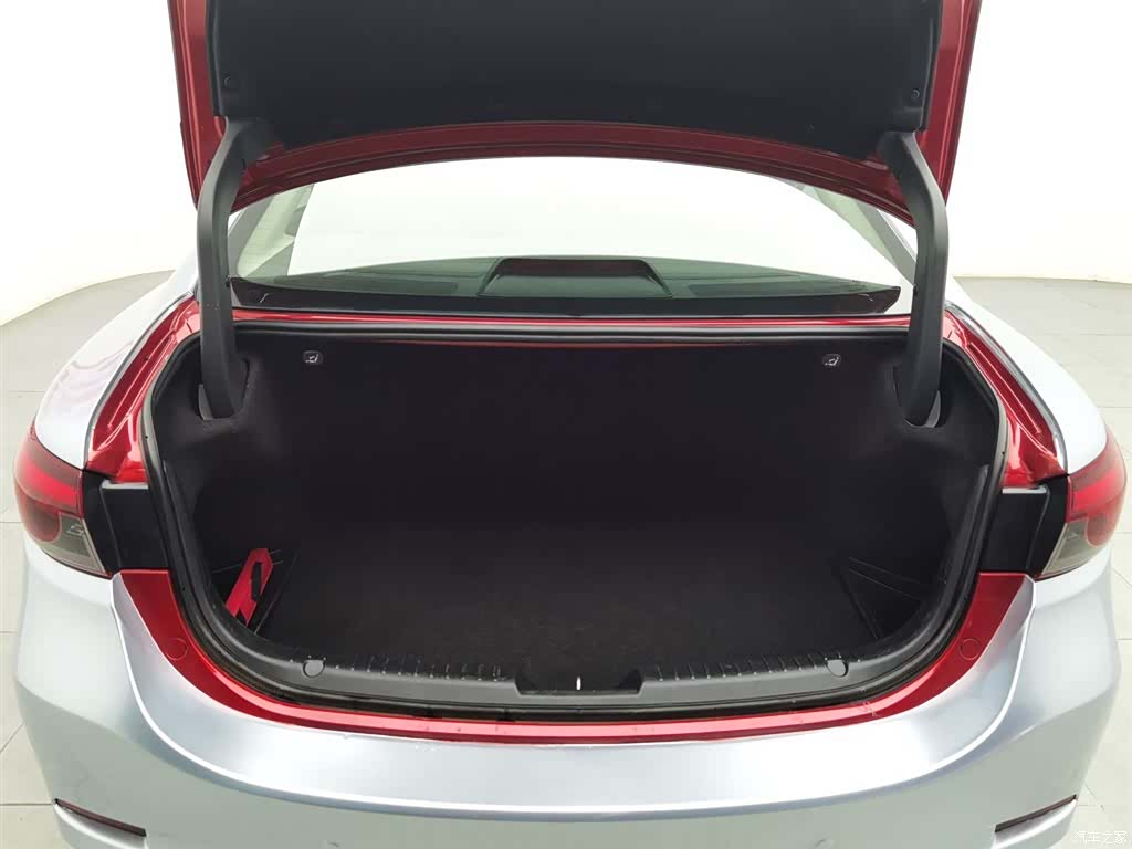 Mazda Atenza, 2019 16
