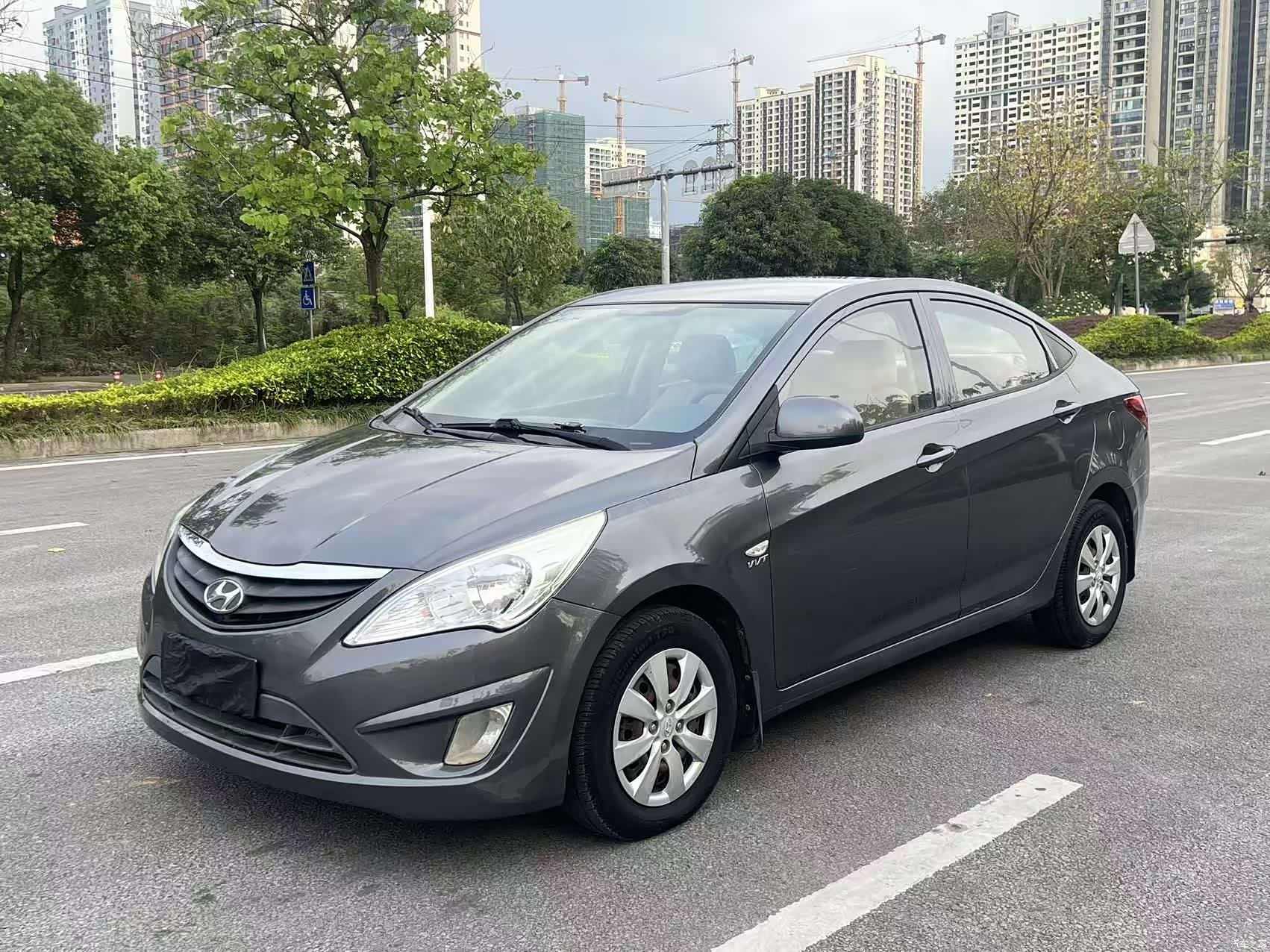 Hyundai GL, 2012 1