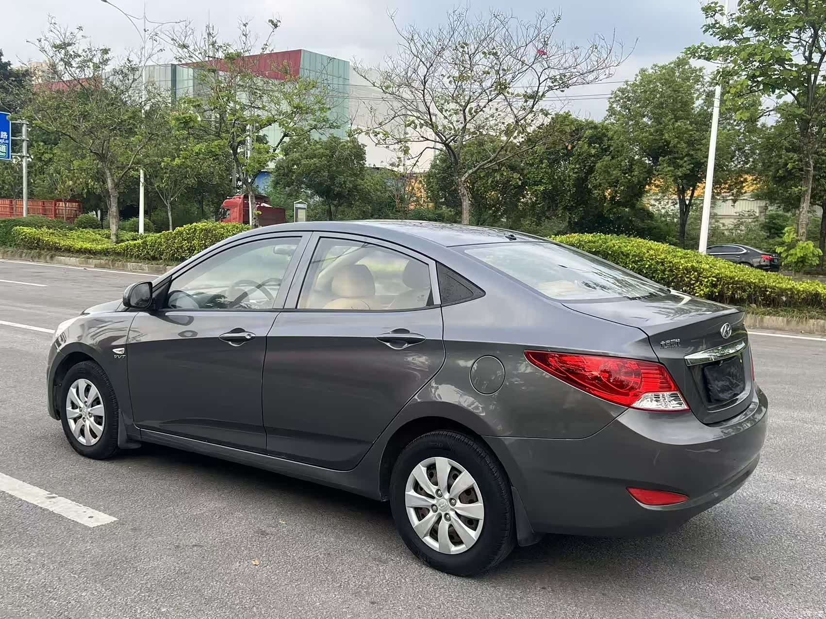 Hyundai GL, 2012 все фото