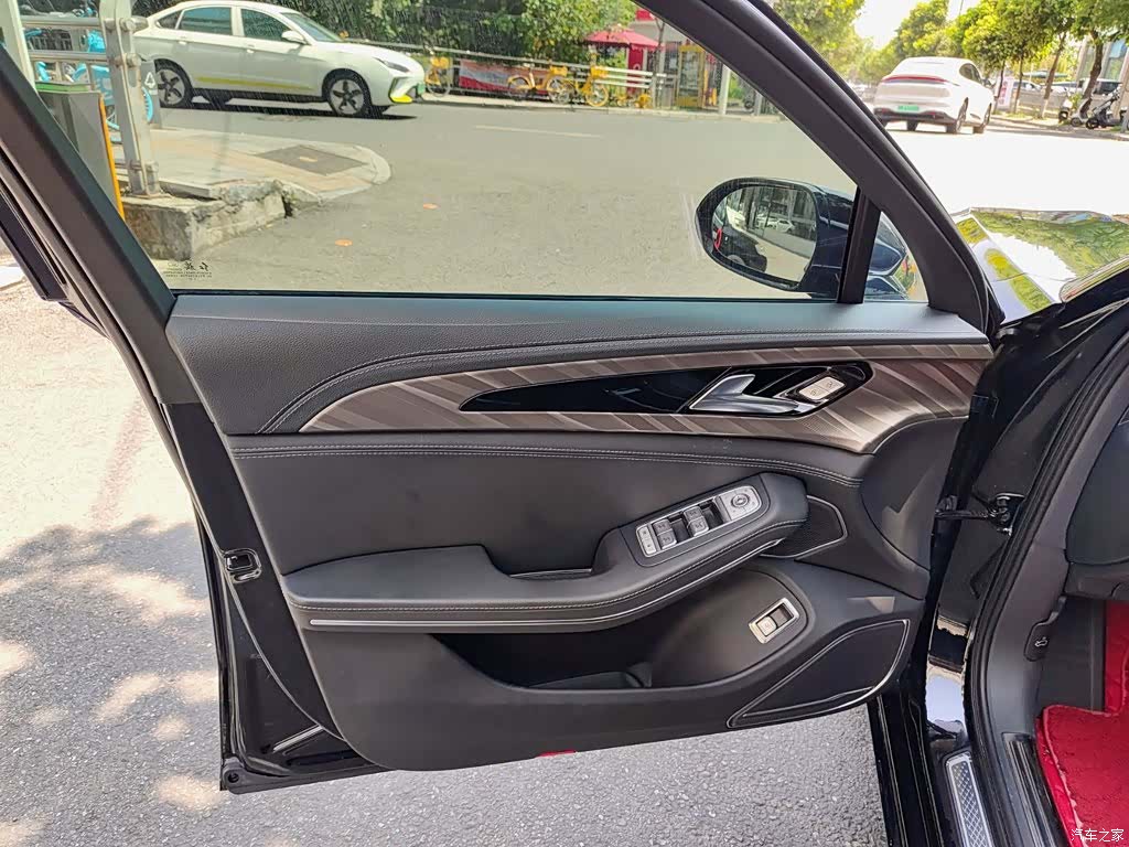 Hongqi H9, 2021 6