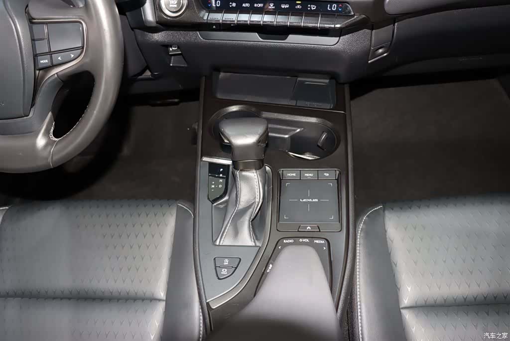 Lexus UX, 2022 14