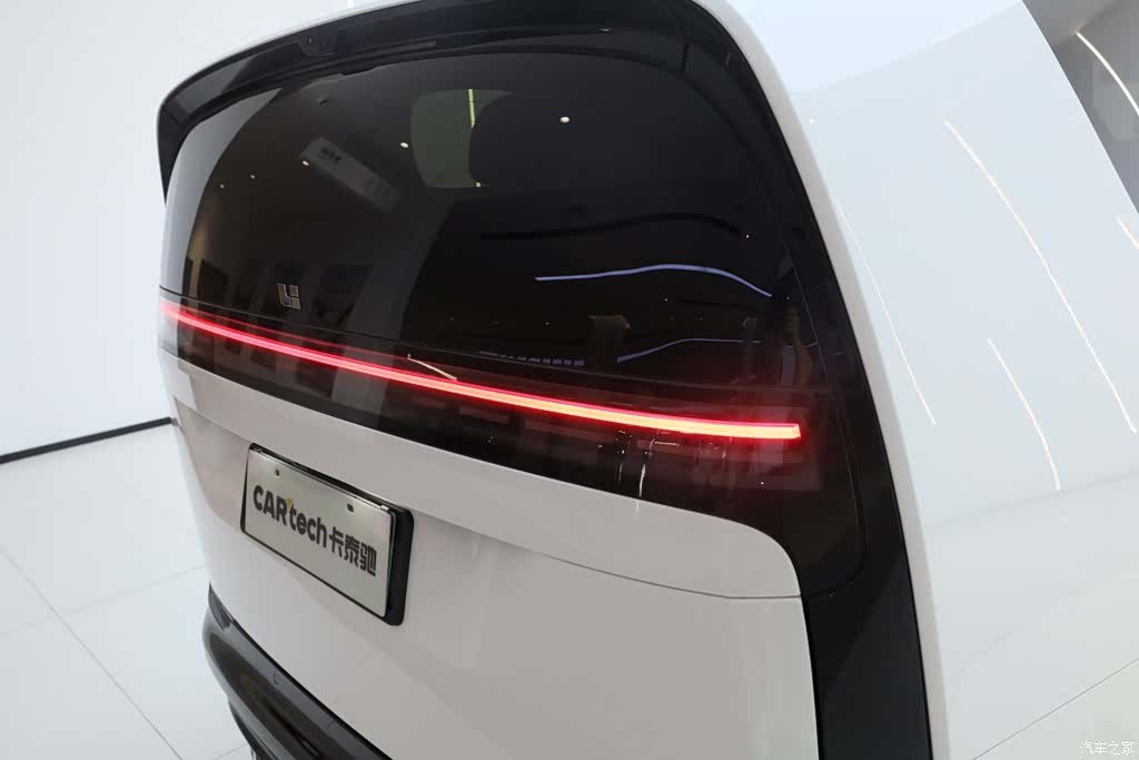 Li Auto MEGA, 2026 10