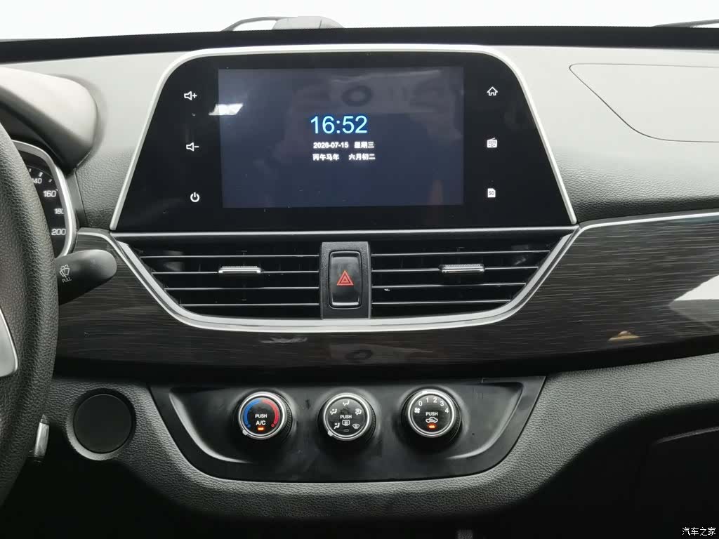Wuling 310, 2017 12