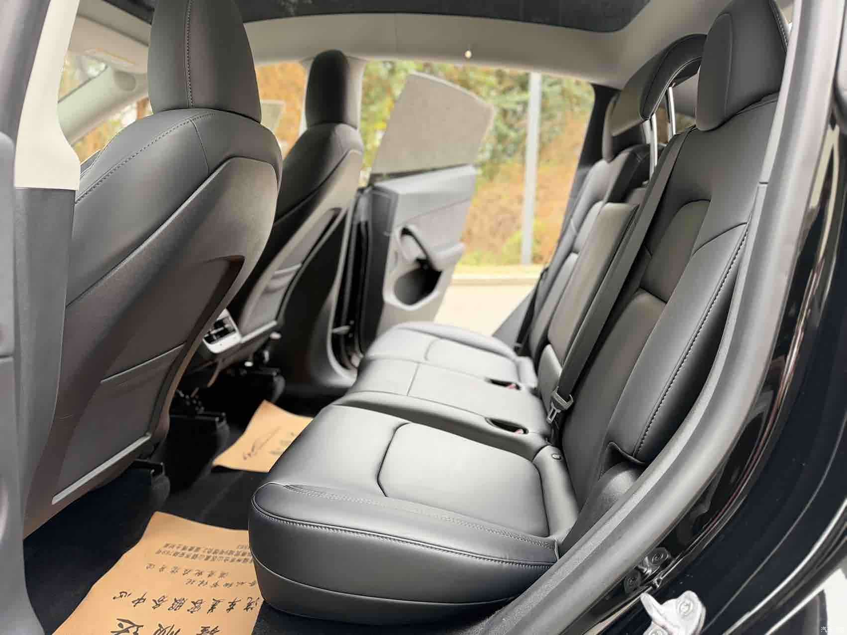 Tesla Model Y, 2023 10