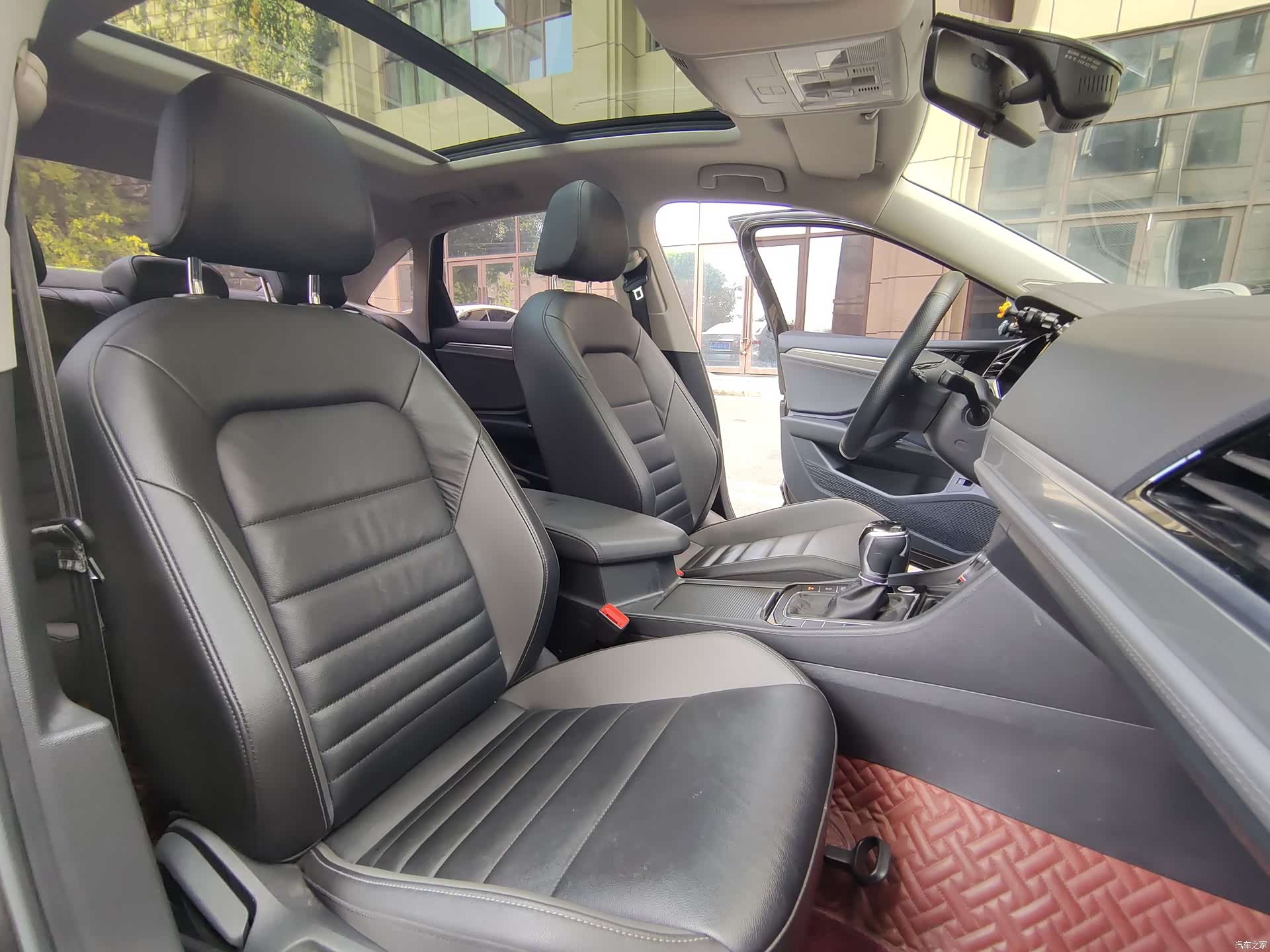 Volkswagen Sagitar, 2021 14