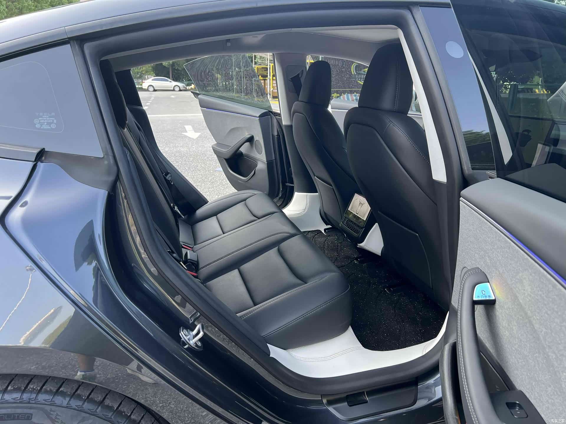 Tesla Model 3, 2025 6