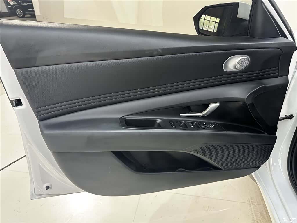 Hyundai Elantra, 2023 12