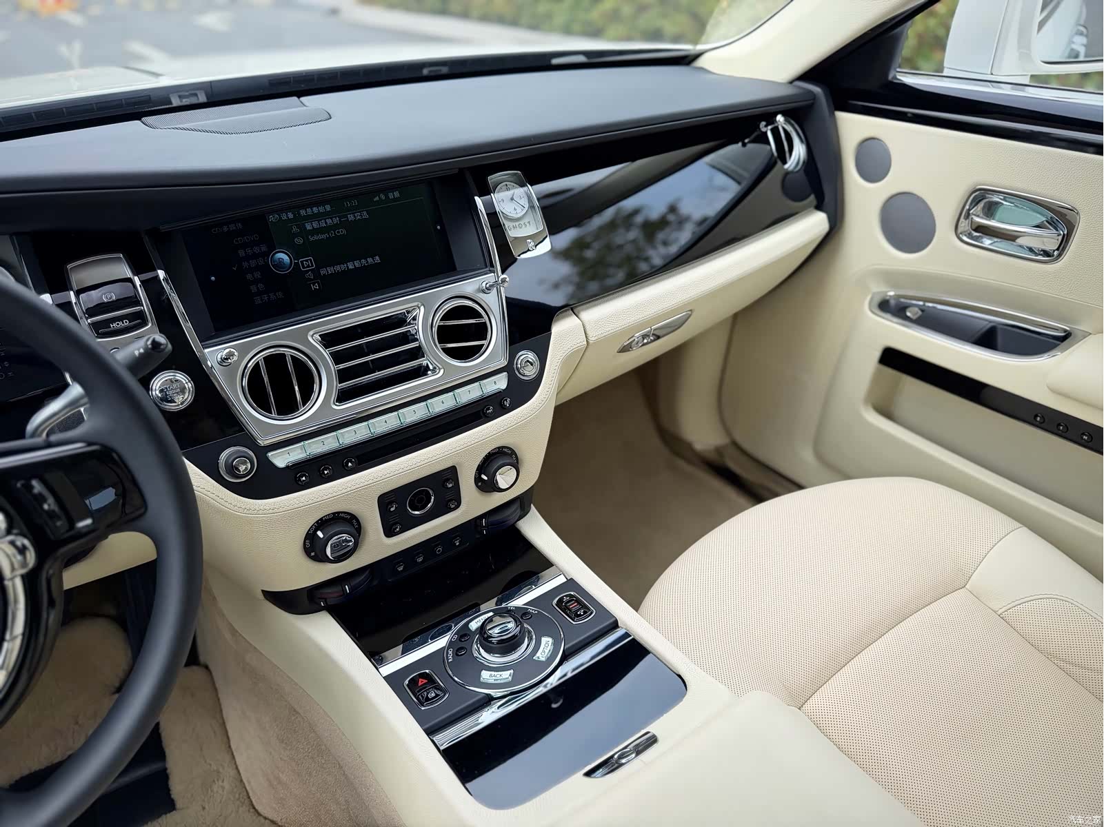 Rolls-Royce Ghost, 2011 7