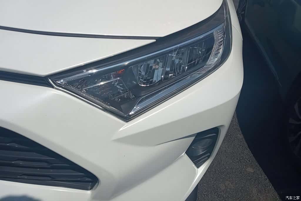 Toyota RAV4, 2020 все фото