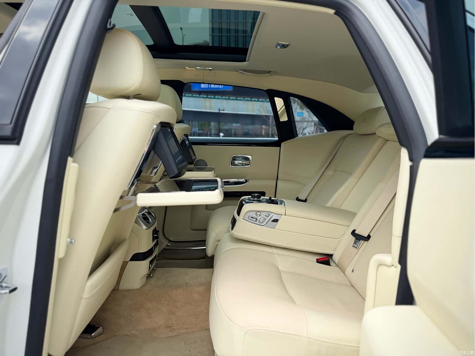 Rolls-Royce Ghost, 2011 13