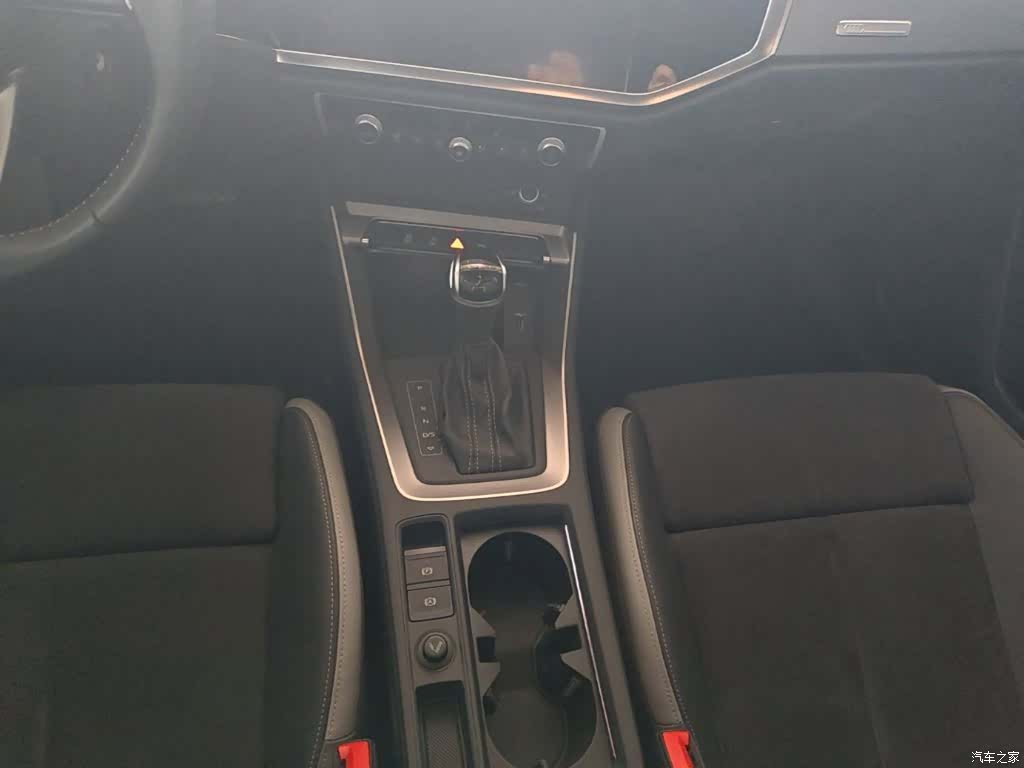 Audi Q3, 2019 14