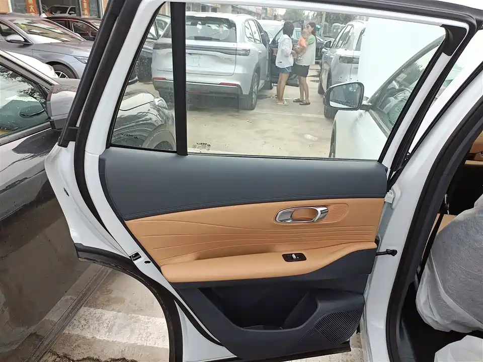 Geely Galaxy Galaxy Starship 7 EM-i