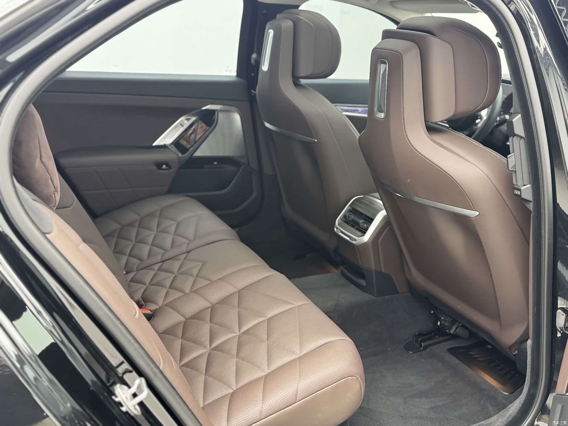 BMW i7, 2025 20