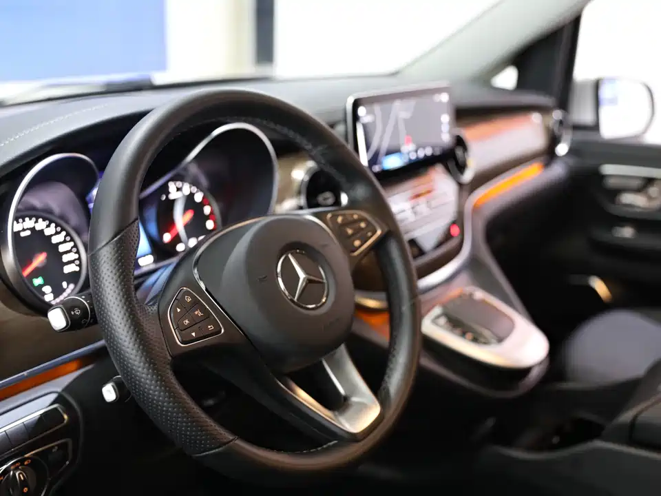 Mercedes-Benz V-class