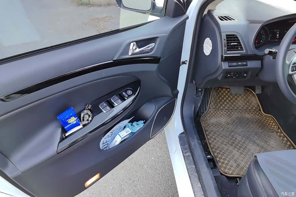 BYD E5, 2016 7