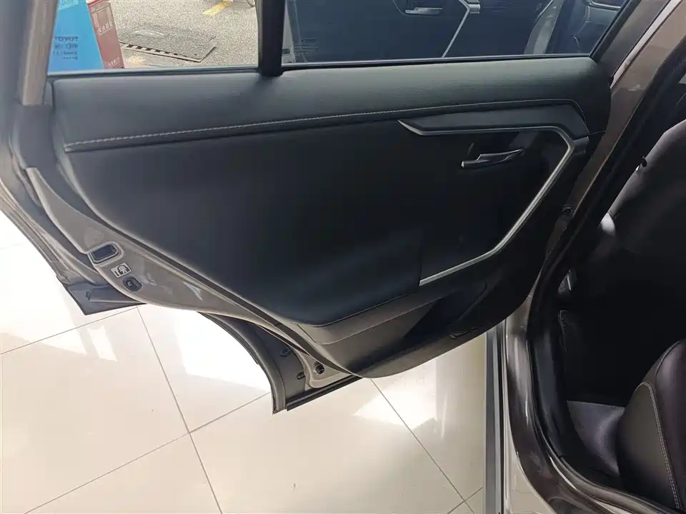 Toyota RAV4 Rongfang