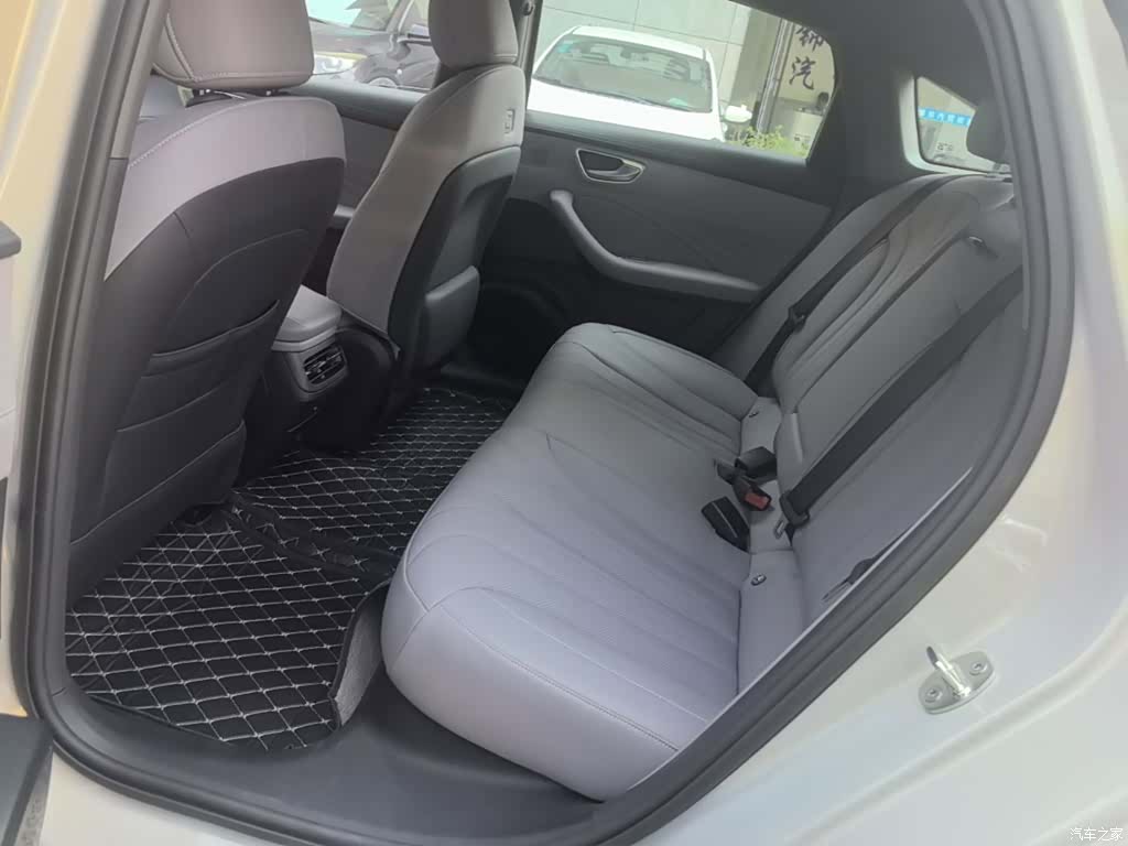 Roewe M7, 2025 17