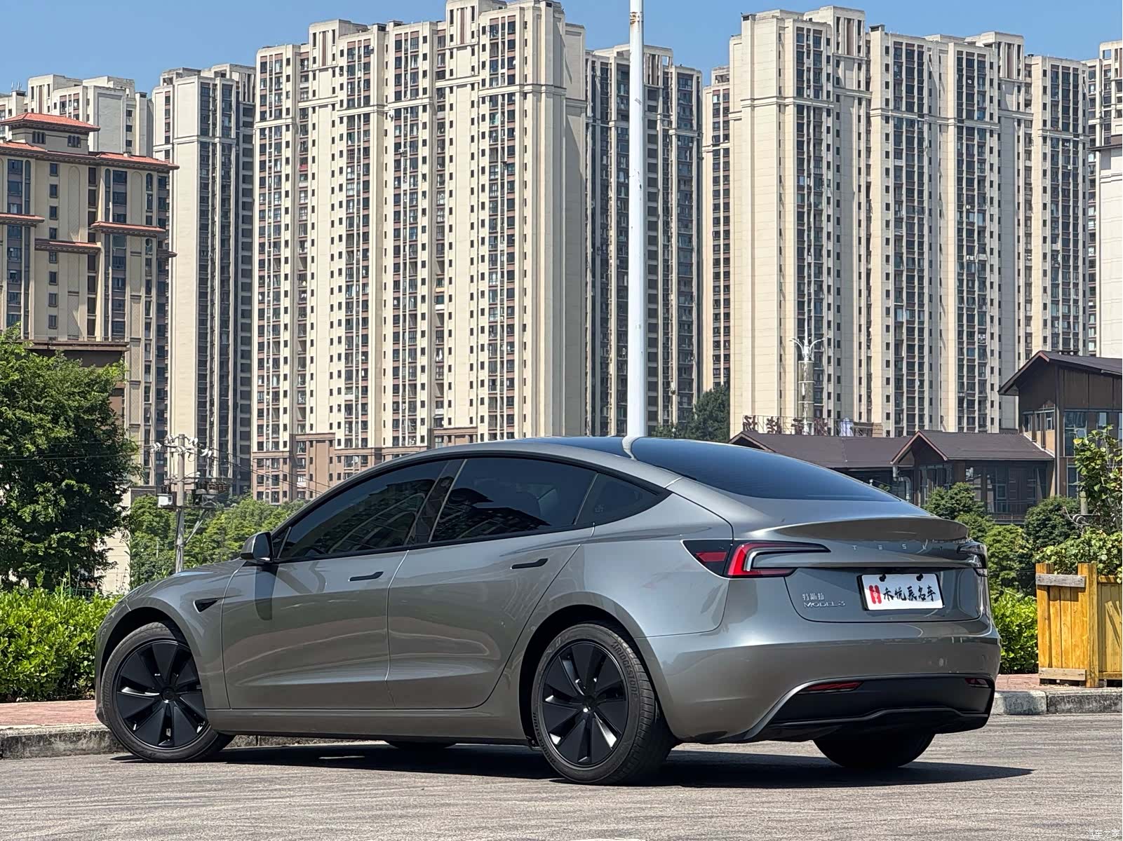 Tesla Model 3, 2025 9