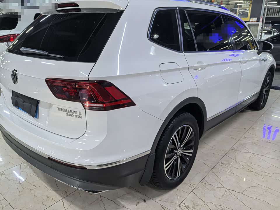 Volkswagen Tiguan L