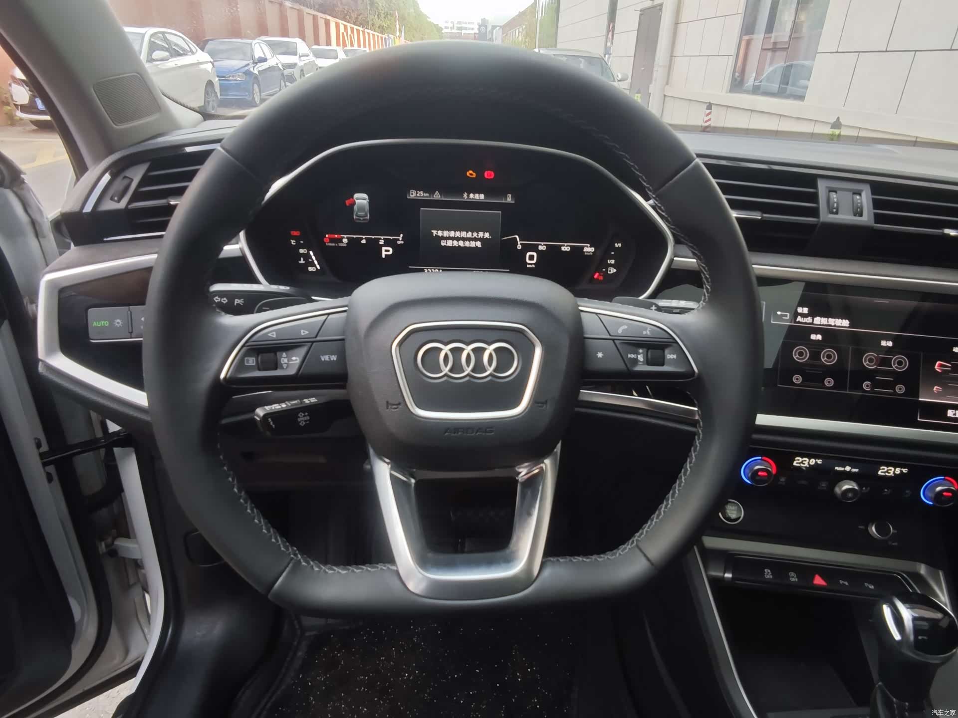 Audi Q3, 2022 11