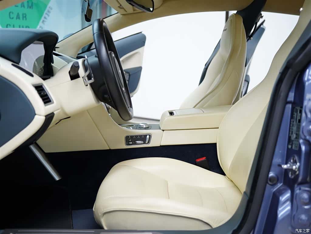 Aston Martin Rapide, 2011 21