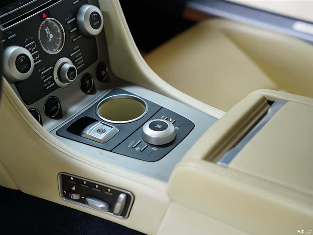 Aston Martin Rapide, 2011 34