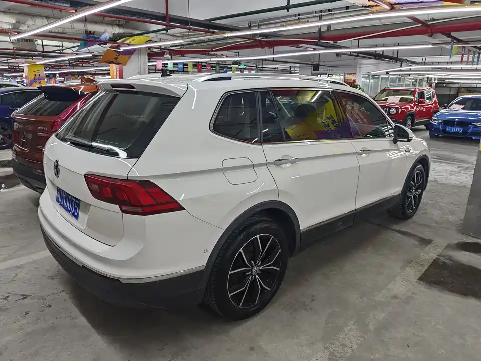 Volkswagen Tiguan L