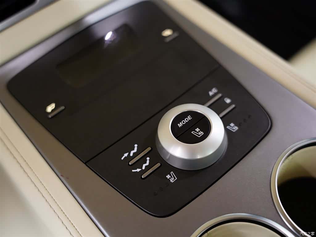 Aston Martin Rapide, 2011 39