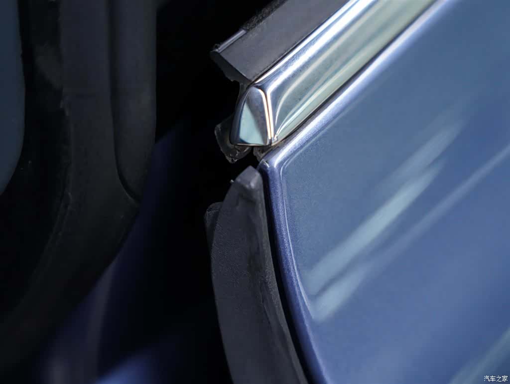 Aston Martin Rapide, 2011 20